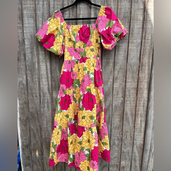 Listicle flower print puffed tiered midi dress - Picture 2 of 16